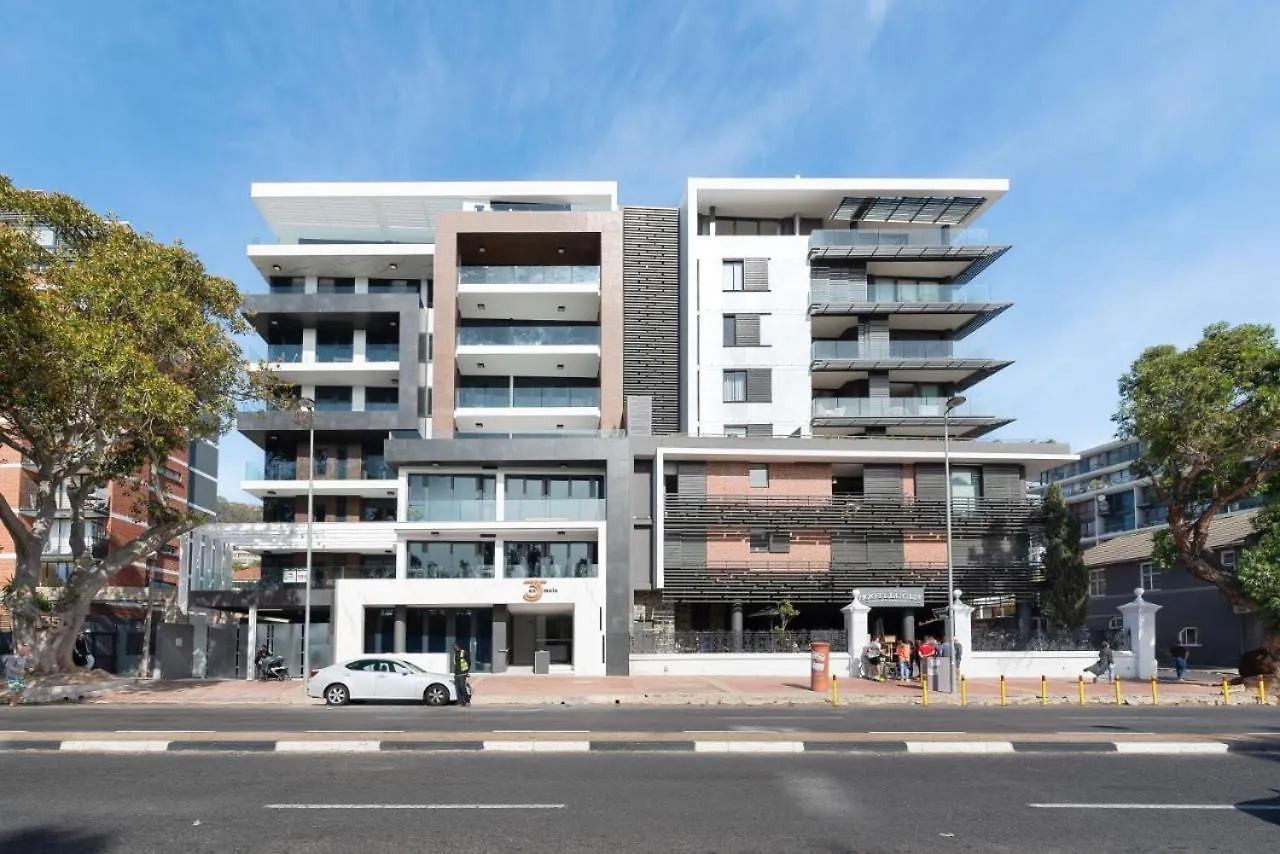Trendy 2 Bedroom Apartment In Greenpoint, Cape Town.