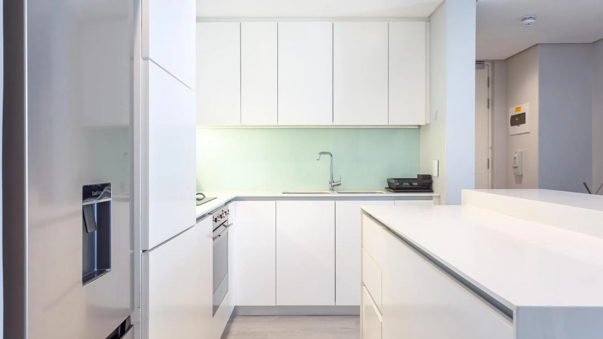 Trendy 2 Bedroom Apartment In Greenpoint, Cape Town.