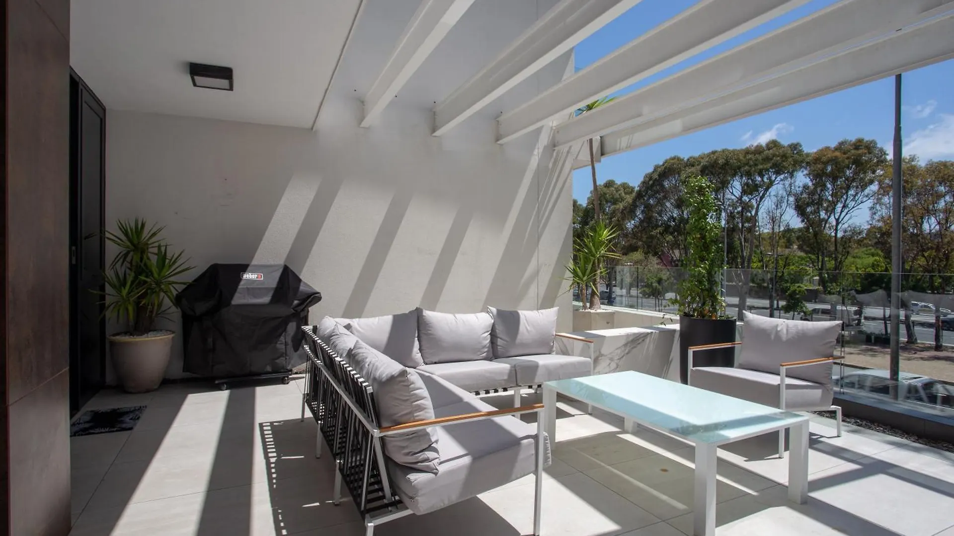 Trendy 2 Bedroom Apartment In Greenpoint, Cape Town.