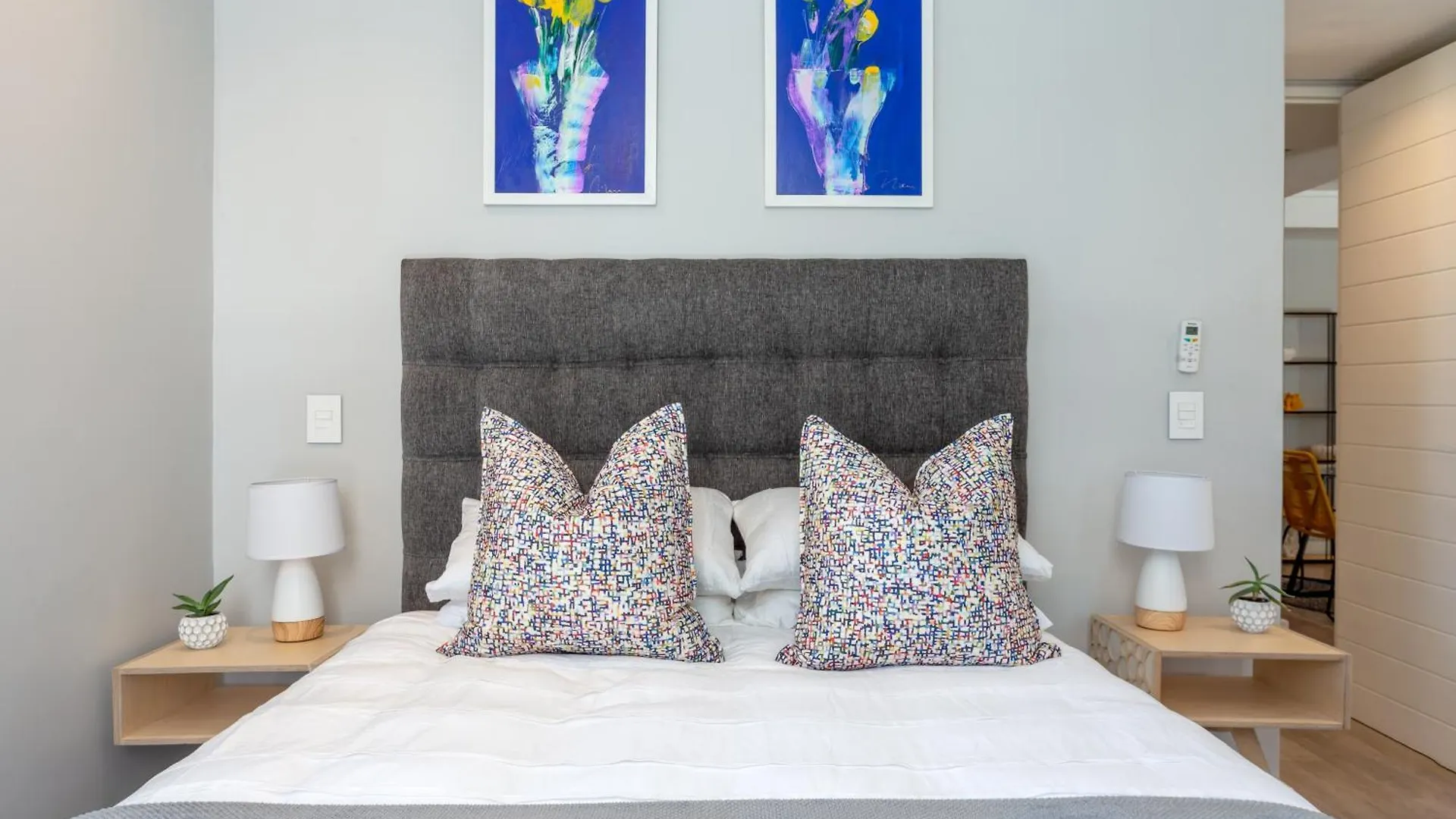 Trendy 2 Bedroom Apartment In Greenpoint, Cape Town. South Africa
