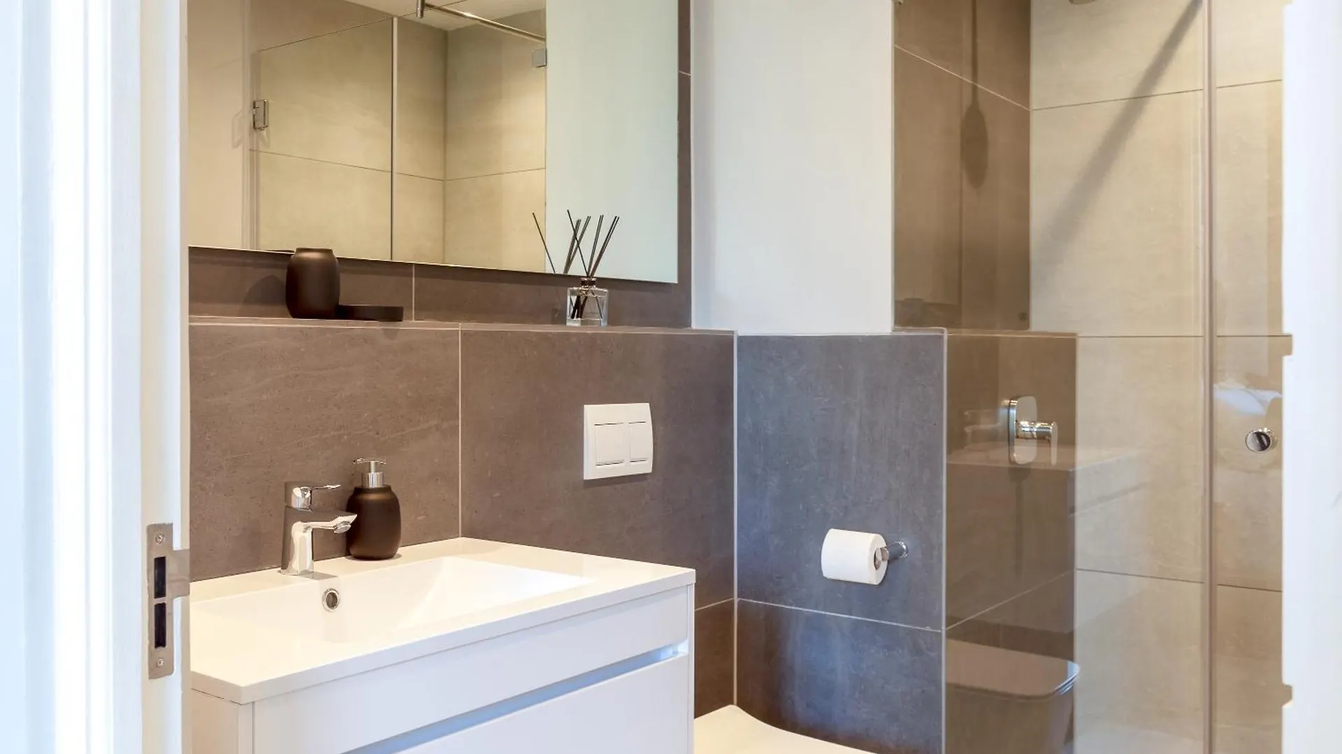 Trendy 2 Bedroom Apartment In Greenpoint, Cape Town. Νότια Αφρική