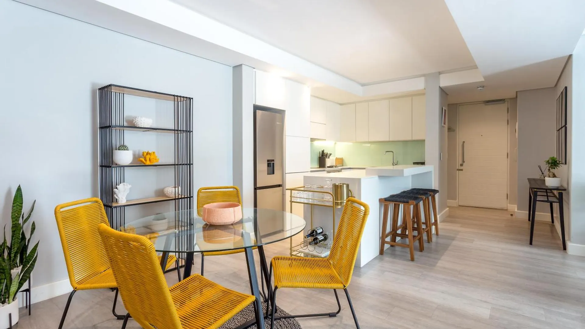 Trendy 2 Bedroom Apartment In Greenpoint, Cape Town.