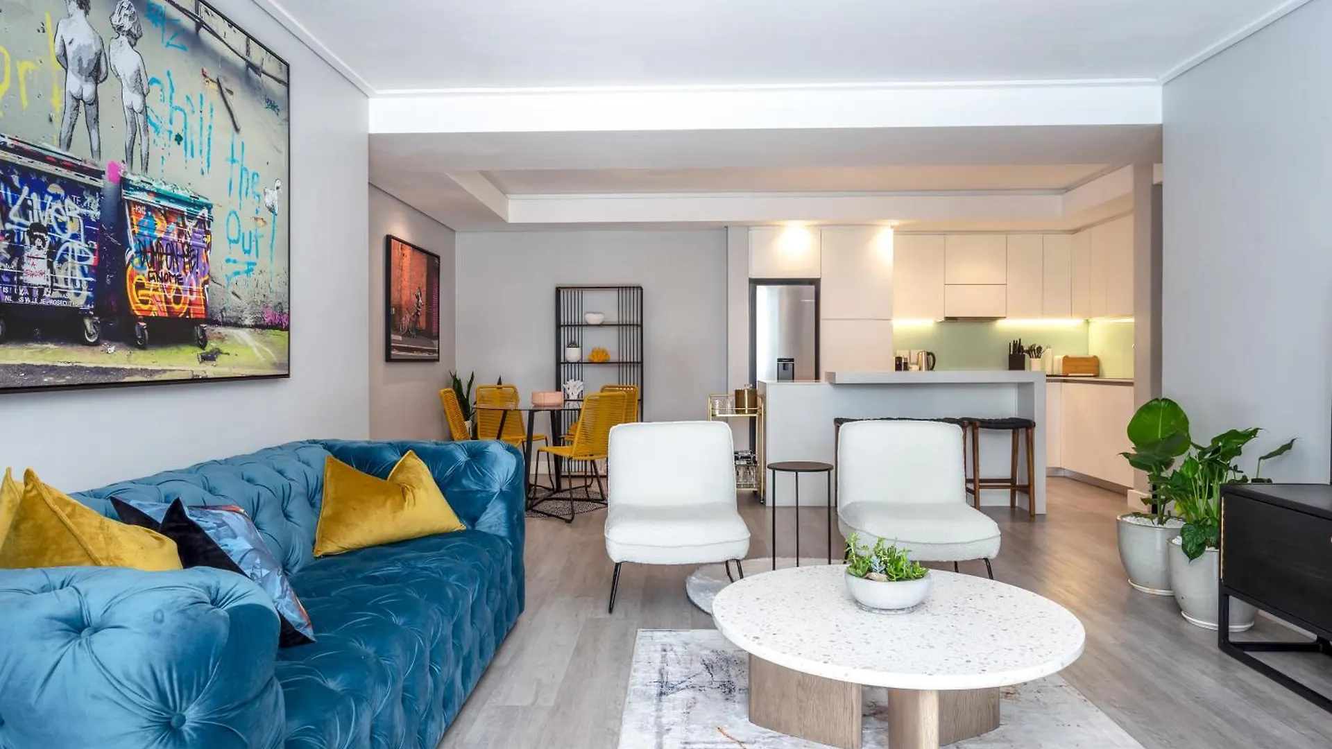 Trendy 2 Bedroom Apartment In Greenpoint, Cape Town.